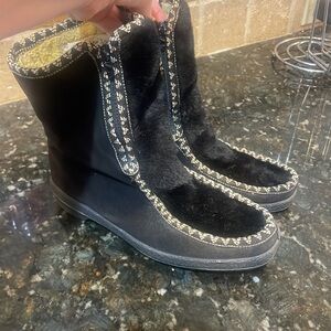 Vintage Snowland suede/leather Boots! Size 8